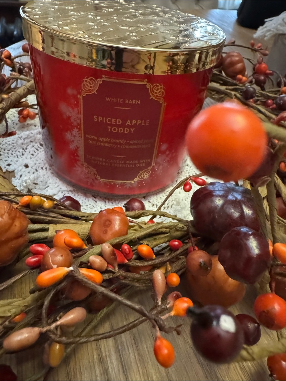 Source Unknown Red and Gold Decorative Autumn Berry Garland candle NOT included